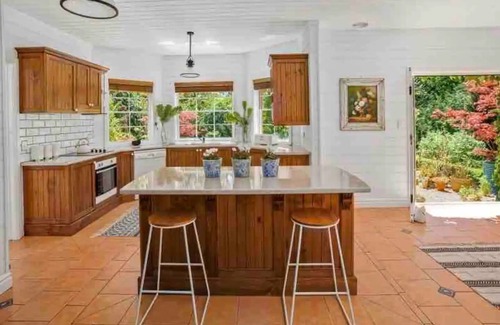 Mittagong Casa | Stunning Highlands Manor-Accommodates 2-12 people