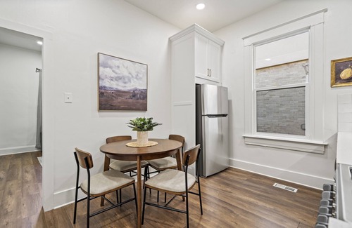 East Central Casa | Stunning Historic Home Walk to U