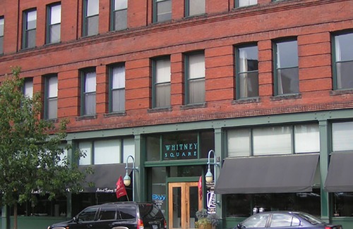 Warehouse District Condominio | Stunning Historic 2 Bedroom Loft in North Loop - Exposed Brick 14 Foot Ceilings