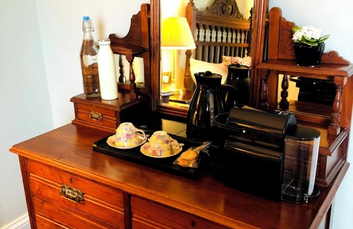 Coolbawn Casa | Stunning historic manor house with WiFi near charming Nenagh