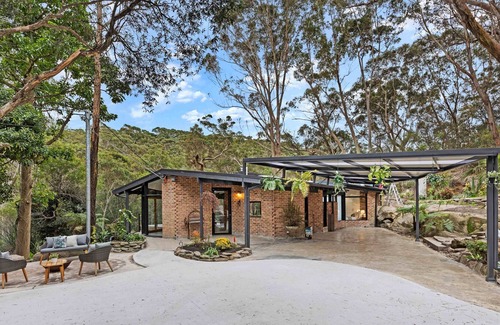 Galston Casa | Stunning Holiday Haven with Nearby Waterfall