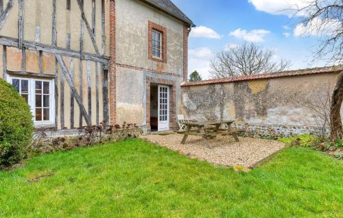 Les Baux-de-Breteuil Casa | Stunning Home In Les Baux De Breteuil