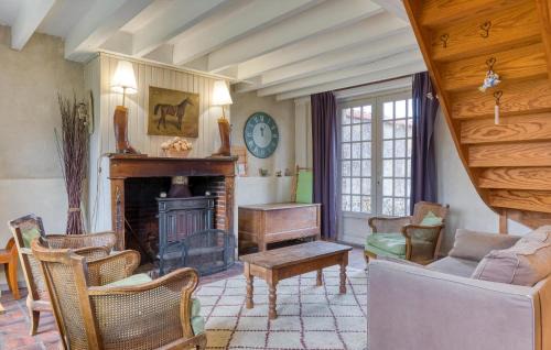 Les Baux-de-Breteuil Casa | Stunning Home In Les Baux De Breteuil