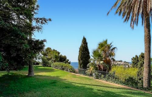Velilla-Taramay Casa | Stunning Home In Almuñecar