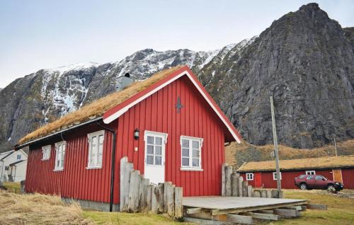 Vestvagøy Casa | Stunning Home In Bøstad With Wifi