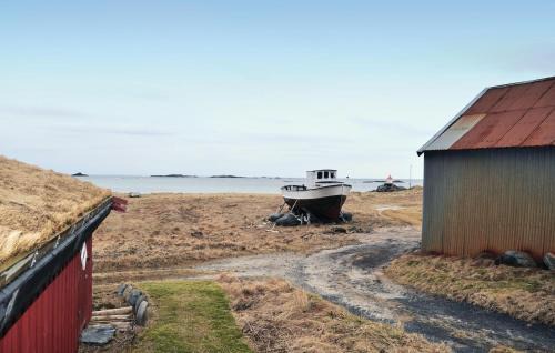 Vestvagøy Casa | Stunning Home In Bøstad With Wifi