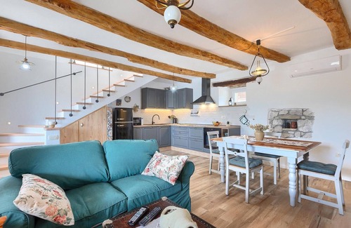Buzet Casa | Impresionante casa en Buzet