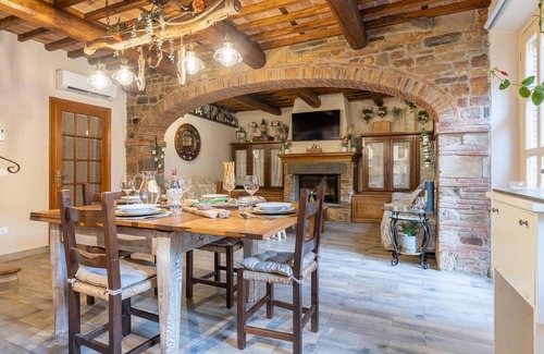 Colle di Compito Casa | Preciosa casa en Capannori con jacuzzi