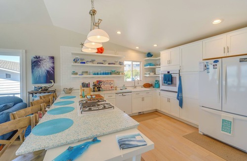 Oak Harbor Casa | Stunning Home in Coupeville w/ Deck + Beach Access