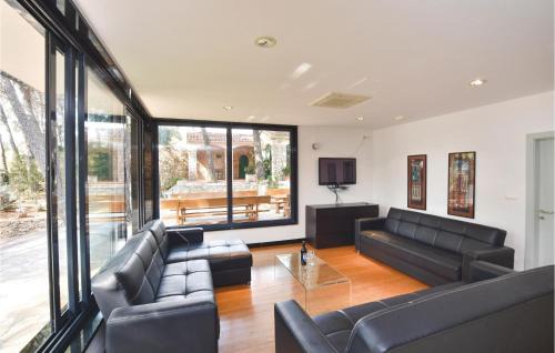 Duce Casa | Stunning Home In Duce