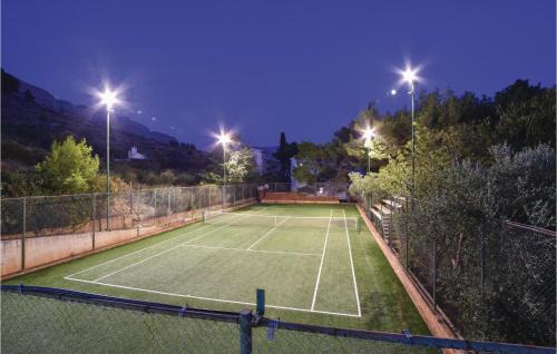 Duce Casa | Stunning Home In Duce