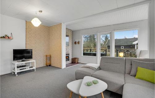 Farvang Casa | Stunning Home In Fårvang With Wifi