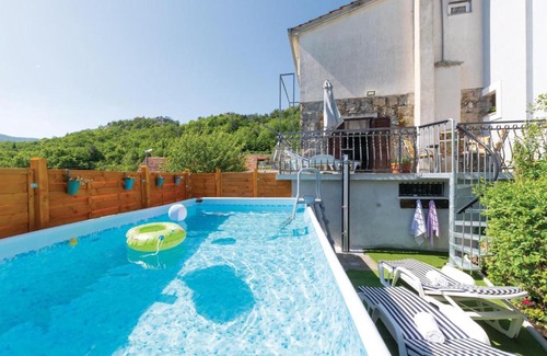 Omis Casa | Stunning Home In Gata-zvecanje With 3 Bedrooms And Wifi
