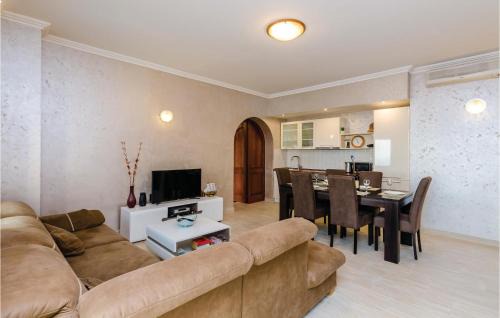 Podi Casa | Stunning Home In Herceg Novi With Wifi