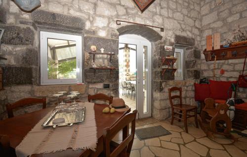 Monterosso Almo Casa | Stunning Home In Monterosso Almo