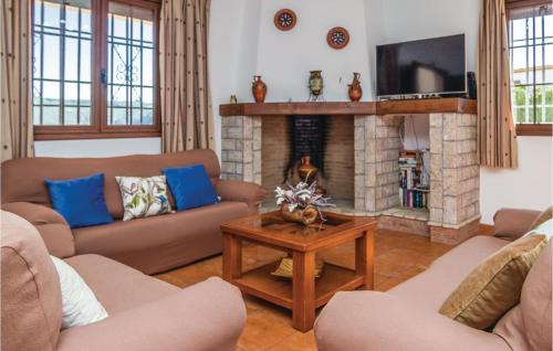 Iznajar Casa | Stunning Home In Iznájar With Wifi