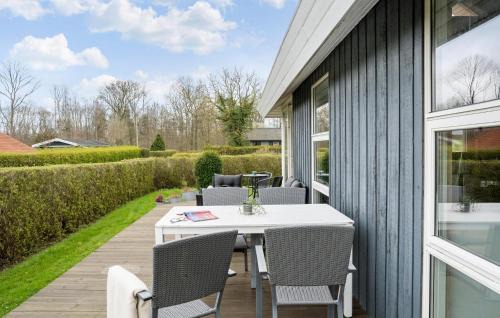 Pøt Strandby Casa | Stunning Home In Juelsminde With Wifi