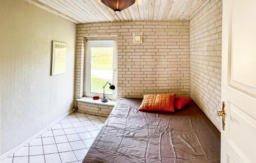 Skødshoved Strand Casa | Stunning Home In Knebel With Kitchen