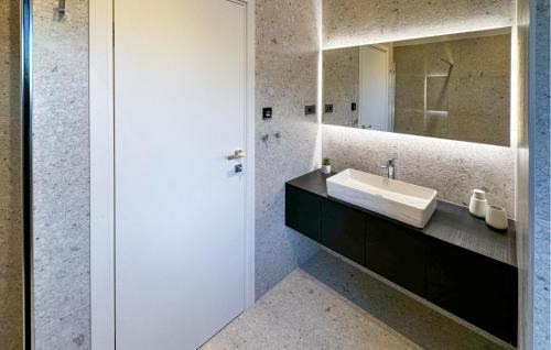 Kras Casa | Stunning Home In Kras With Wifi