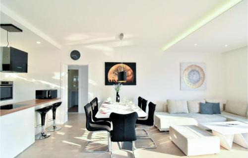 Veliko Brdo Casa | Stunning Home In Makarska With Wifi