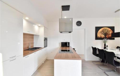 Veliko Brdo Casa | Stunning Home In Makarska With Wifi