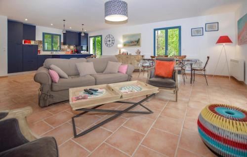 Nessa Casa | Stunning Home In Nessa