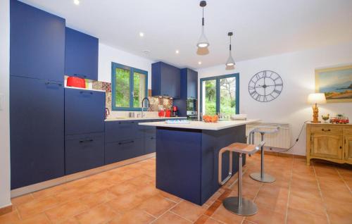 Nessa Casa | Stunning Home In Nessa