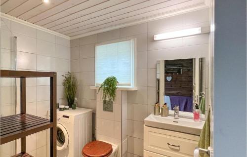 Nord-Torpa Casa | Stunning Home In Nord-Torpa With Wifi