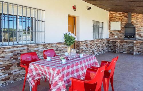 Olvera Casa | Stunning Home In Olvera With Kitchen