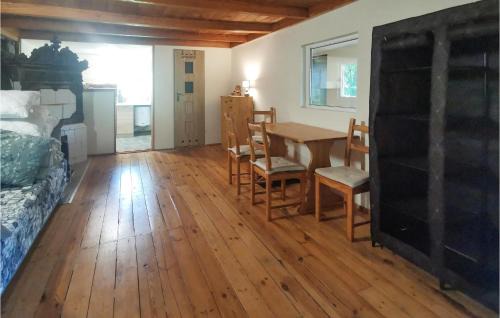Pieniezno Casa | Stunning Home In Pieniezno With Wifi