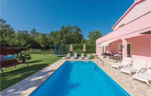 Kadumi Casa | Stunning Home In Porec With Kitchen
