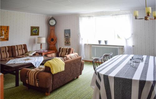 Rorvik Casa | Stunning Home In Rörvik With Kitchen