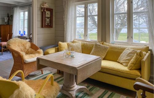 Heroy Casa | Stunning Home In Runde With Wifi