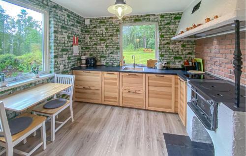Sjotofta Casa | Stunning Home In Sjötofta With Sauna