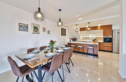 Solin Casa | Impresionante casa en Solin