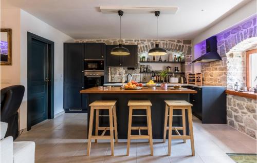 Solin Casa | Stunning Home In Solin With Wifi