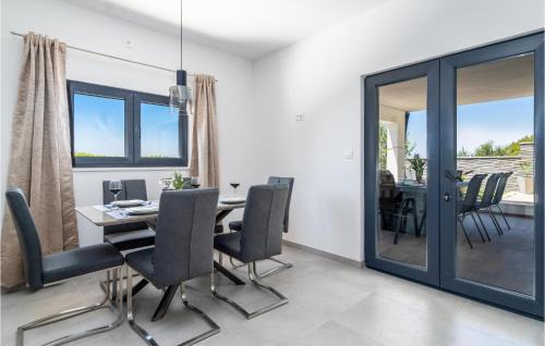 Stanici Casa | Stunning Home In Stanici