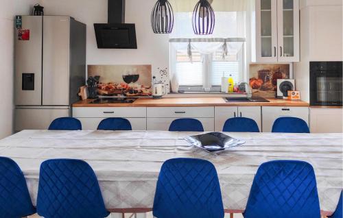 Przywidz Casa | Stunning Home In Sucha Huta With Wifi