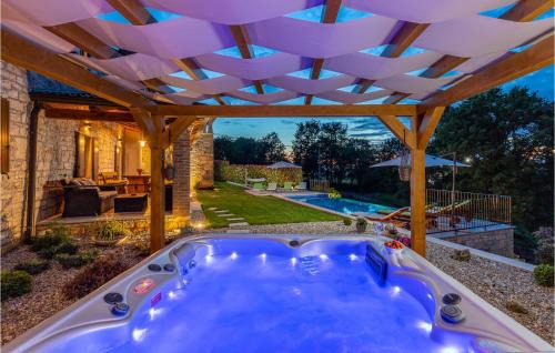 Tinjan Casa | Stunning Home In Tinjan