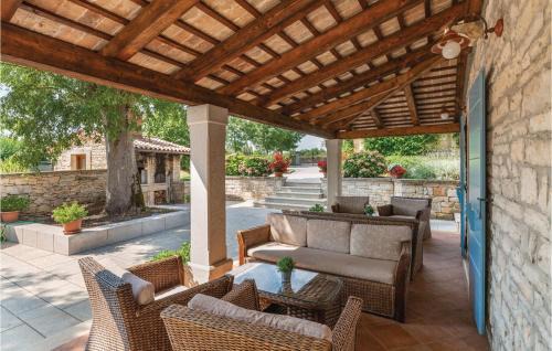 Jakovici Casa | Stunning Home In Tinjan With Sauna