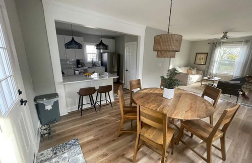Oakley Casa | Stunning home in vibrant Oakley