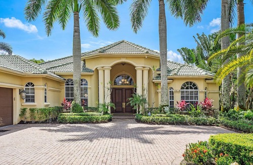 Pineapple Park - Ibis Casa | Stunning Home on Golf Course