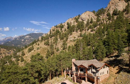 Estes Park Casa | ¡NUEVO! Impresionante casa de montaña, espectacular privacidad y vistas, cerca de RMNP.