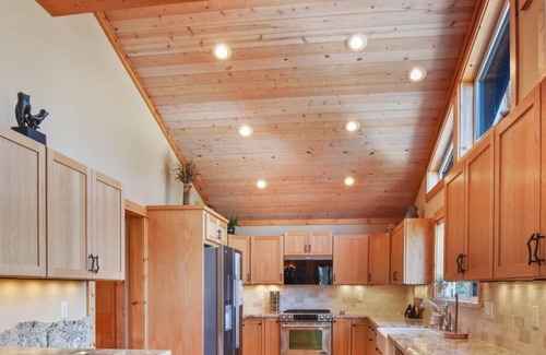 Crystal Bay Casa | Stunning home retreat with AC (395TU)