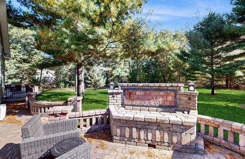 Arkdale Casa | Stunning home w/ hot tub, wet bar, theater room, pool table, near golf & lakes