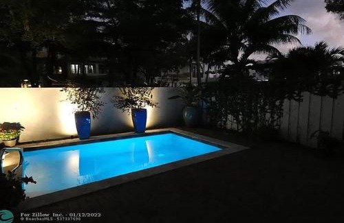 Victoria Park Villa | Stunning Home W/Pool Min to Beach Walk to Las Olas