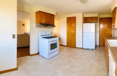 Cheektowaga Casa | Stunning house near by airport. No party allowed no loud music allowed