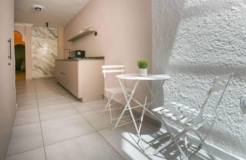 El Tesoro Casa | Stunning House Near Provenza with Private Jacuzzi