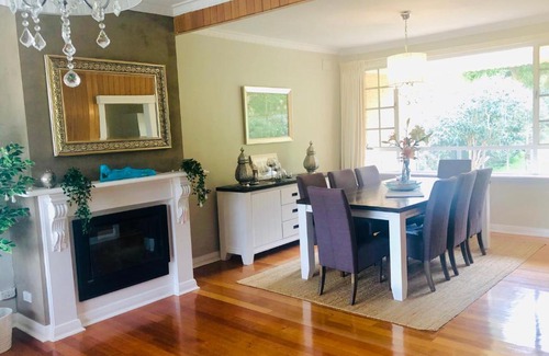 Bellevue Heights Casa | Stunning house with beautiful entertainment area!!