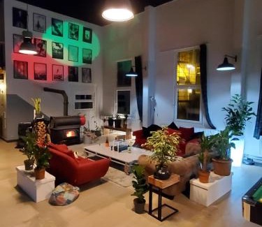 Suedviertel Apartamento | Stunning Industrial Loft in a former Power Plant